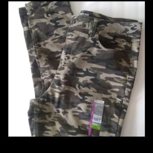 NWT NOBO Camo High Rise Skinny Jeans SZ 17